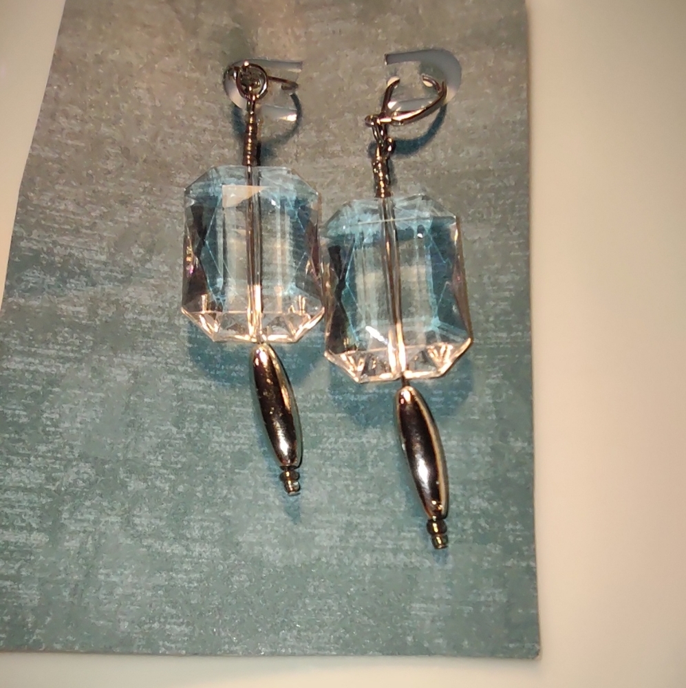Clear Earrings Pierced - Picture 4 of 4